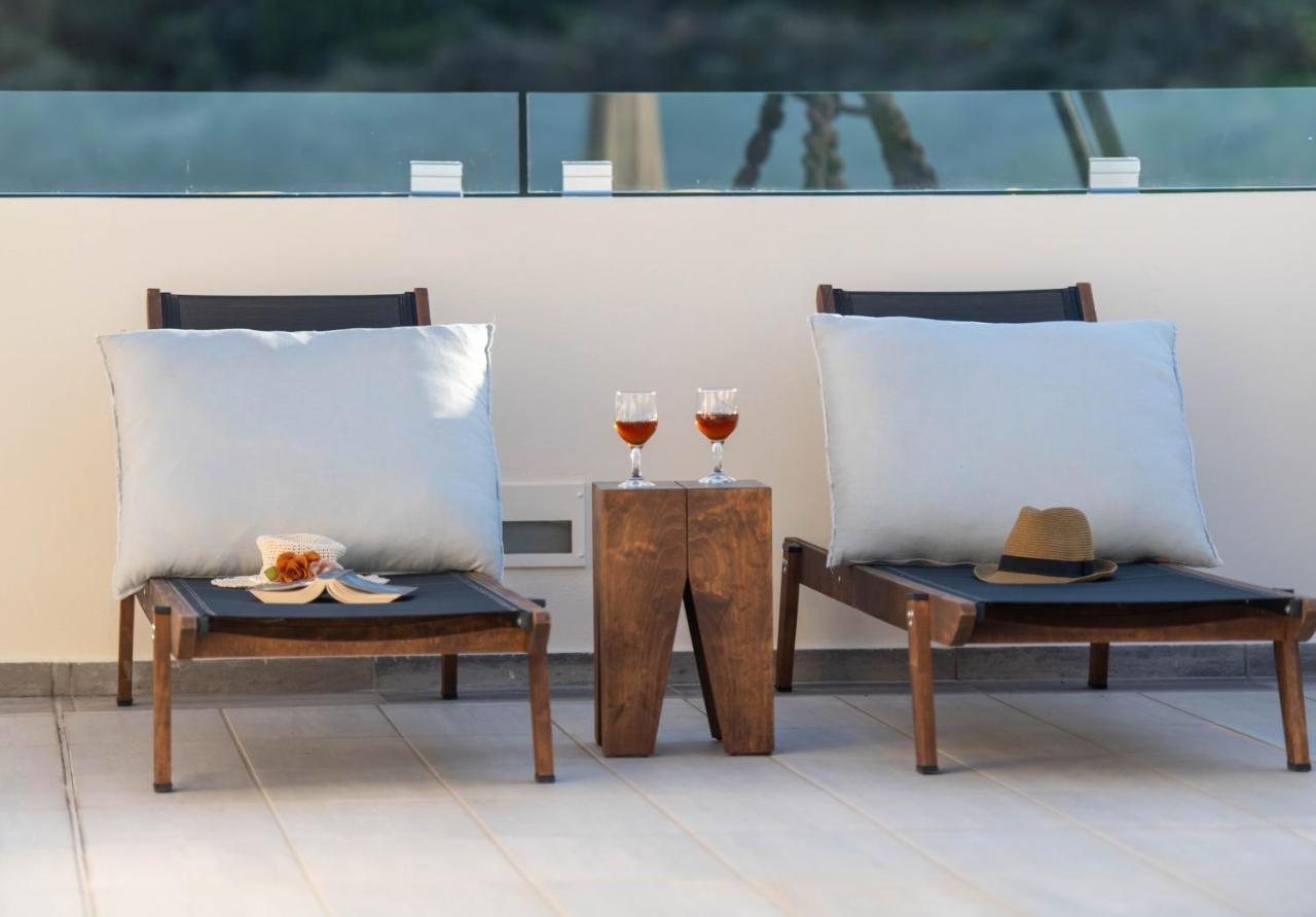 Helen Luxury Holiday House With Sea View 레팀노 외부 사진